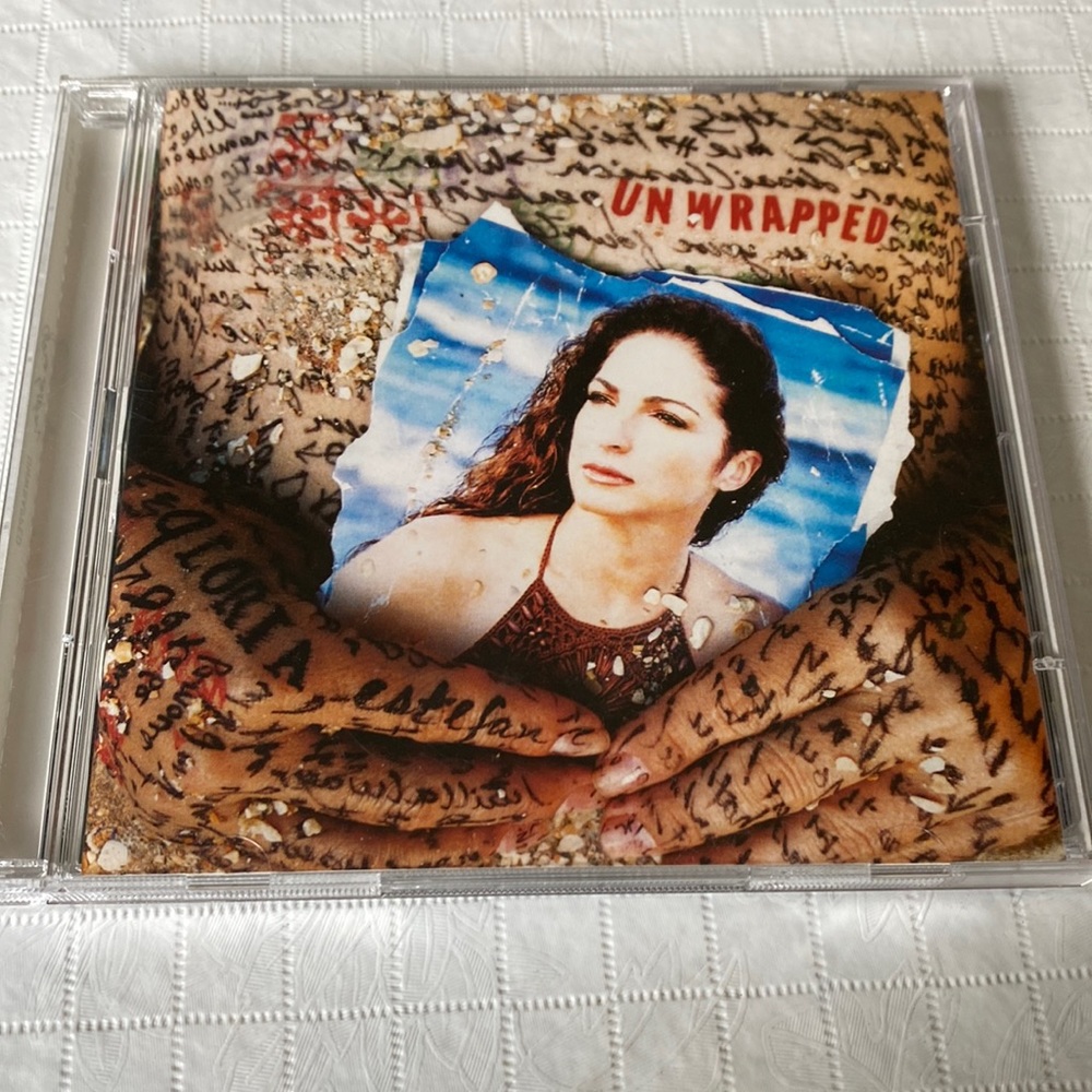 🎶PRICING🎶 Gloria Estefan CD & DVD - Unwrapped Music CD & Famous DVD